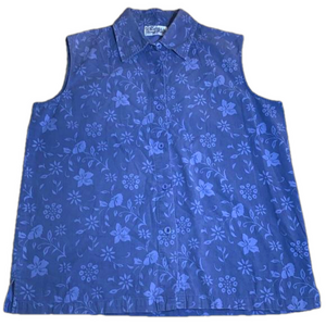 Medium Tradition Country Collection sleeveless collared button up floral blouse